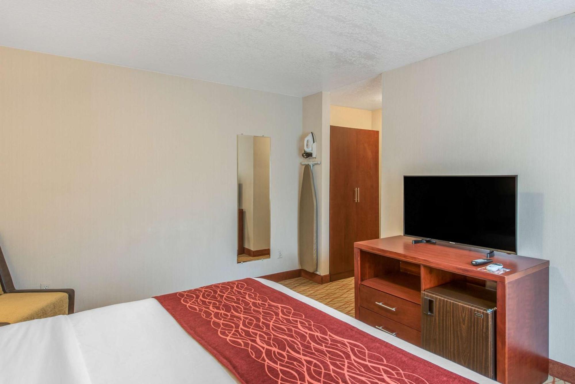 Comfort Inn Mount Shasta Area Weed Exterior photo