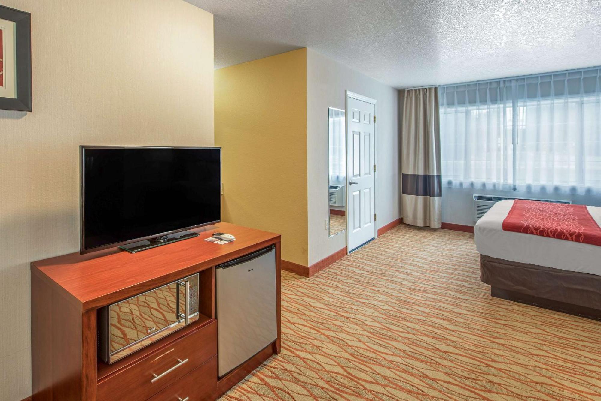 Comfort Inn Mount Shasta Area Weed Exterior photo